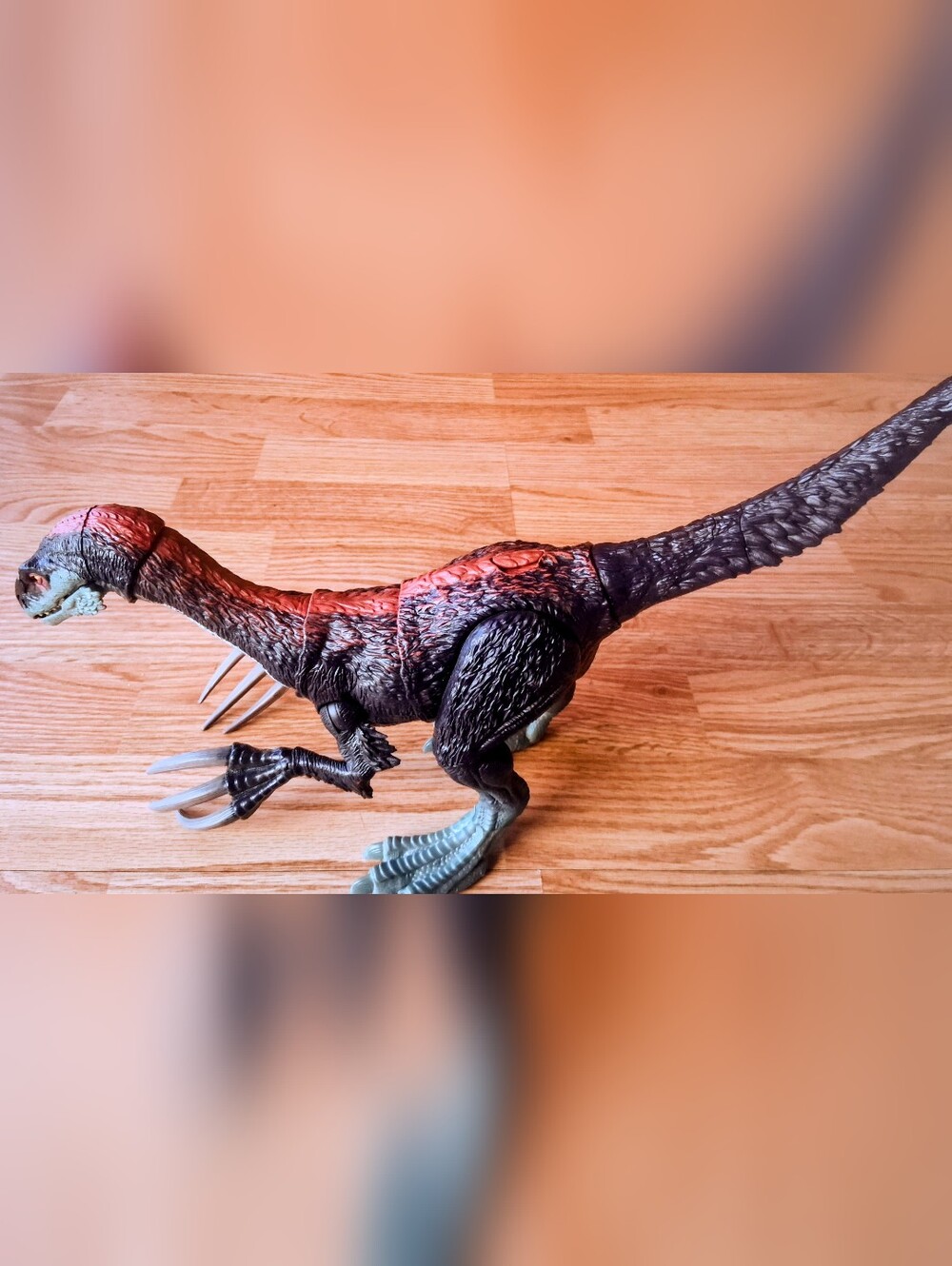 Jarrasic World Dominion Sound Slashing Therizinossurus Dinosaur Action Figure